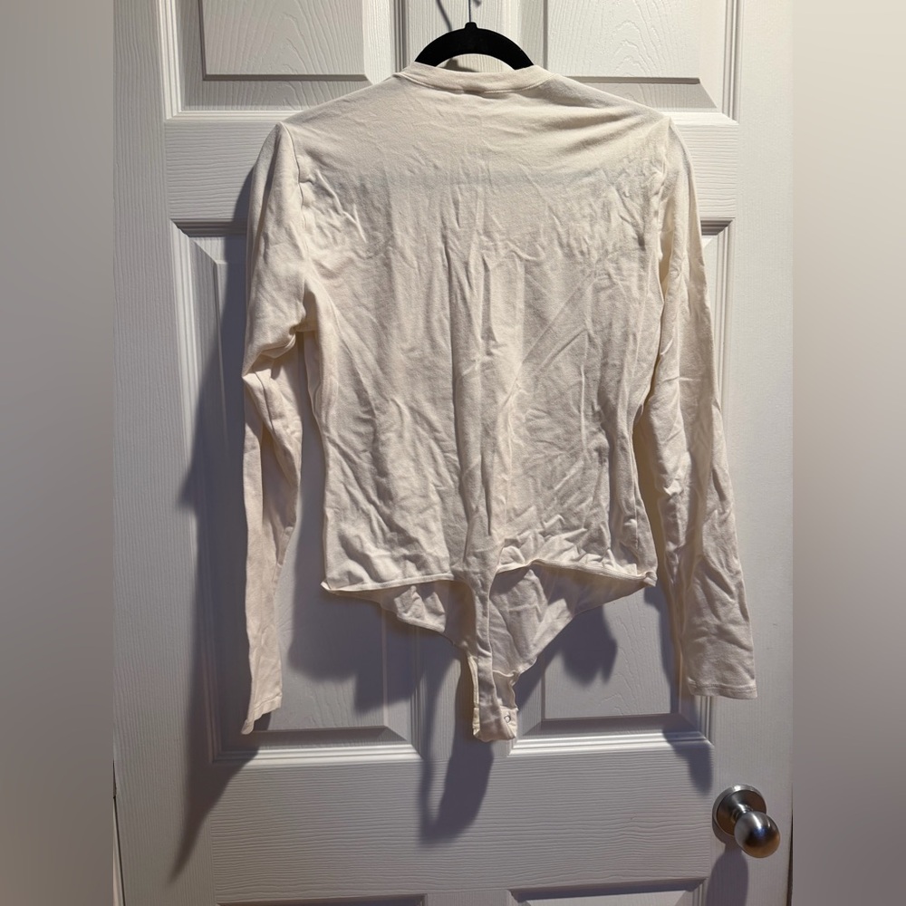 SKIMS Cream Long Sleeve Bodysuit - Picture 5 of 7
